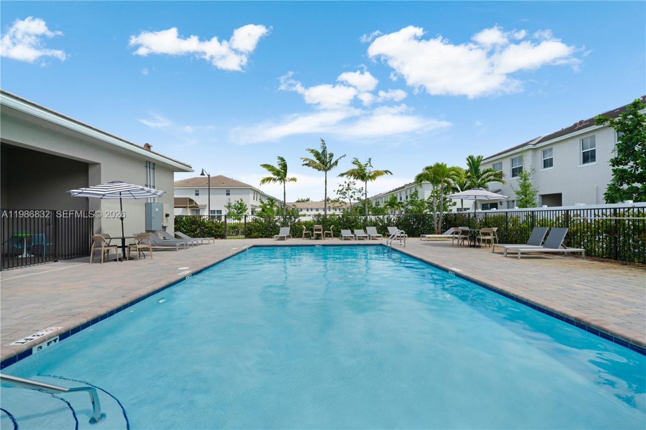 230 SW 170th Ave, Pembroke Pines, FL 33027 Photo