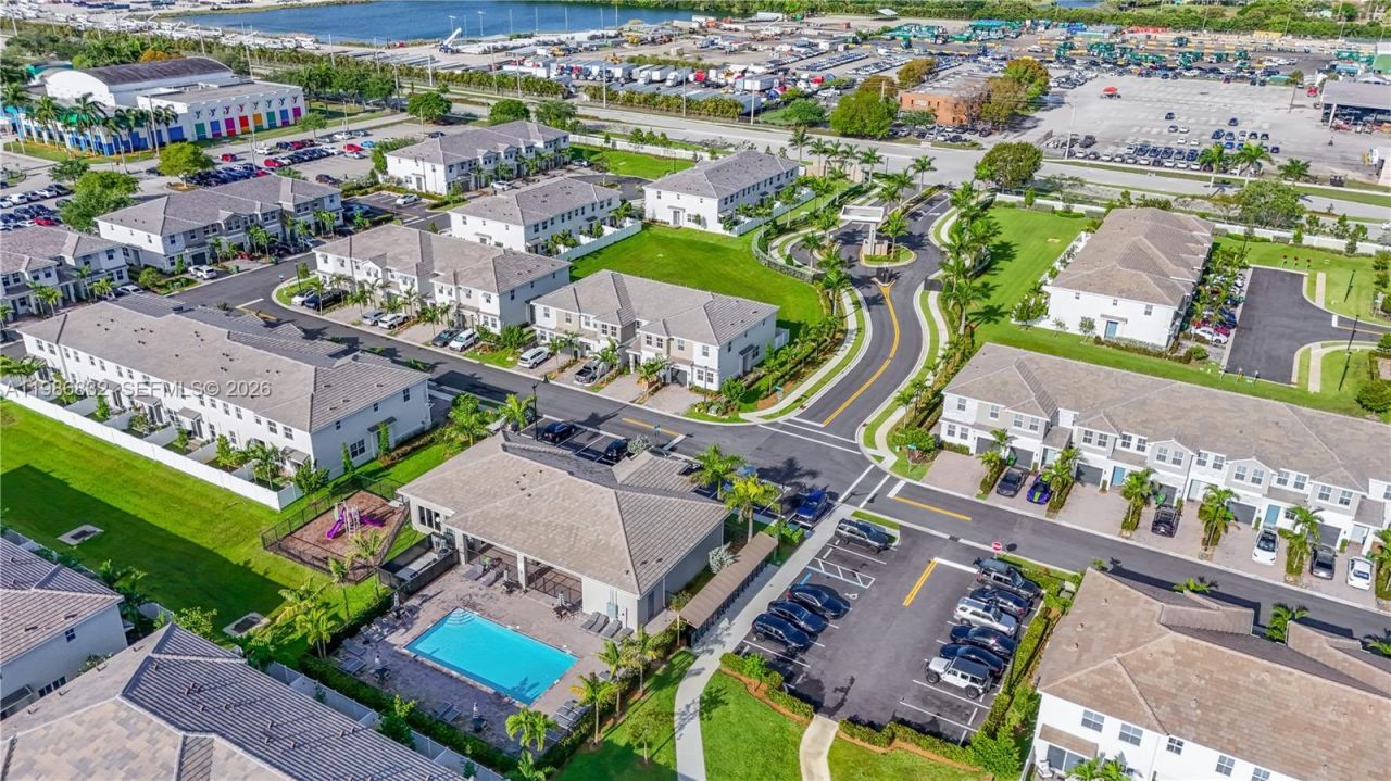 230 SW 170th Ave, Pembroke Pines, FL 33027 Photo