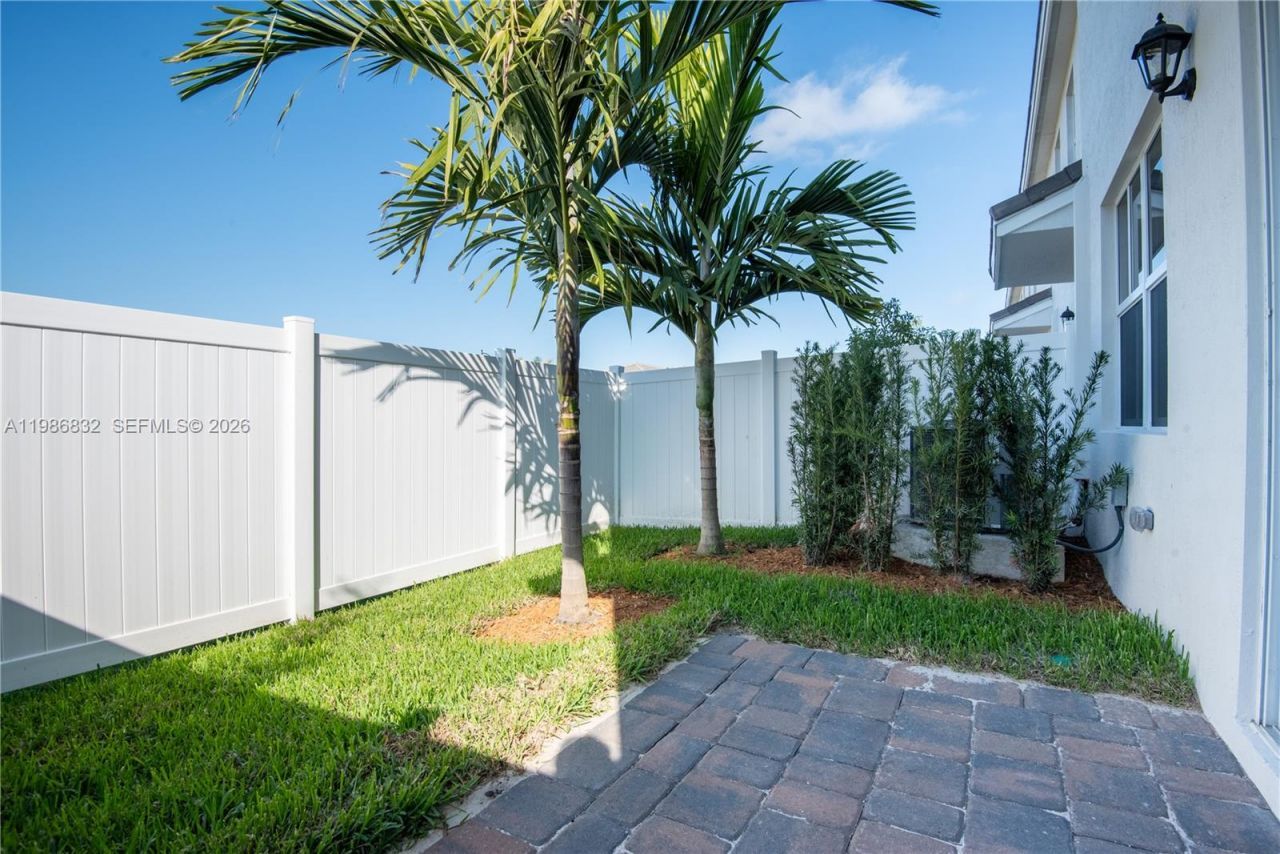 230 SW 170th Ave , Pembroke Pines, FL 33027 Photo