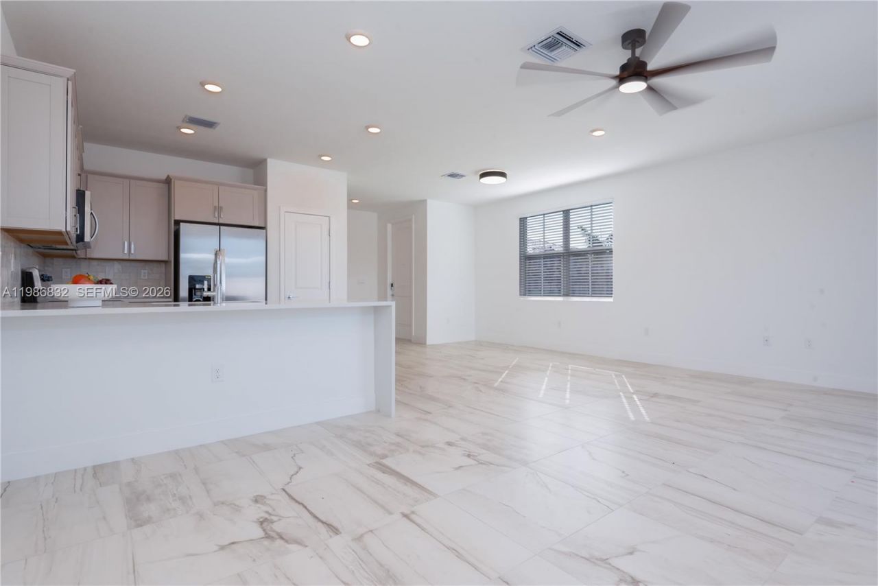 230 SW 170th Ave , Pembroke Pines, FL 33027 Photo