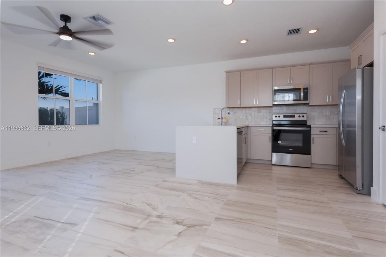 230 SW 170th Ave , Pembroke Pines, FL 33027 Photo