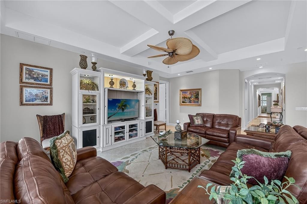 580 Avellino Isles Cir, Unit 201, Naples, FL 34119 Photo