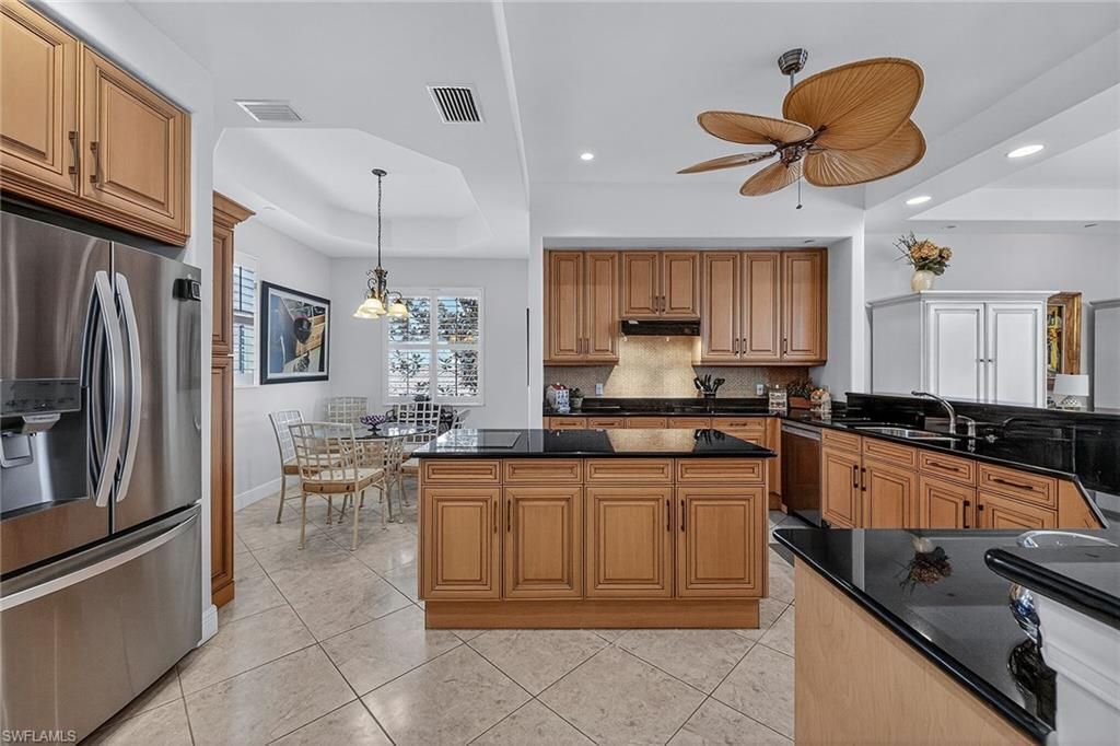 580 Avellino Isles Cir, Unit 201, Naples, FL 34119 Photo