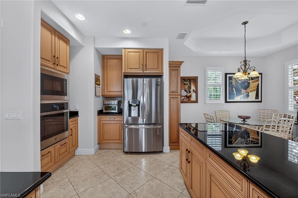 580 Avellino Isles Cir, Unit 201, Naples, FL 34119 Photo