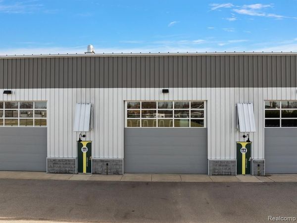 171 Speed Way , Pontiac, MI 48341