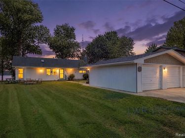632 Dorbert Drive, Waterloo Twp, MI 49259
