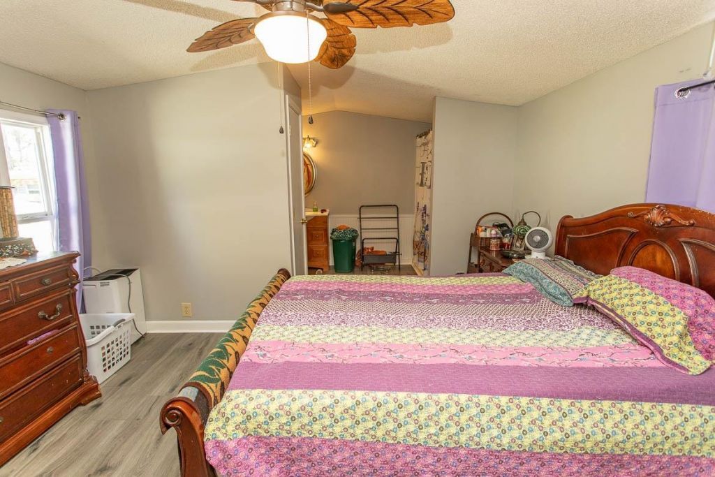 1577 Crystal Lake Dr. Photo 17