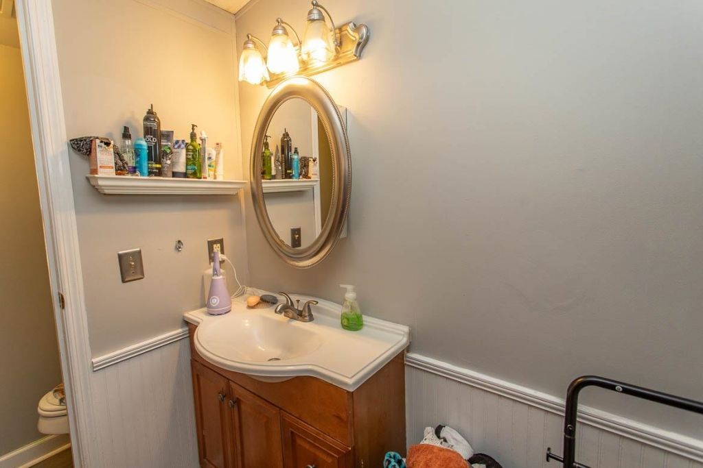 1577 Crystal Lake Dr. Photo 17