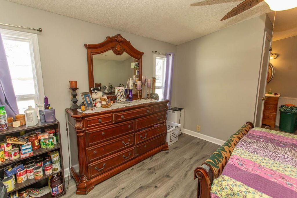 1577 Crystal Lake Dr. Photo 18