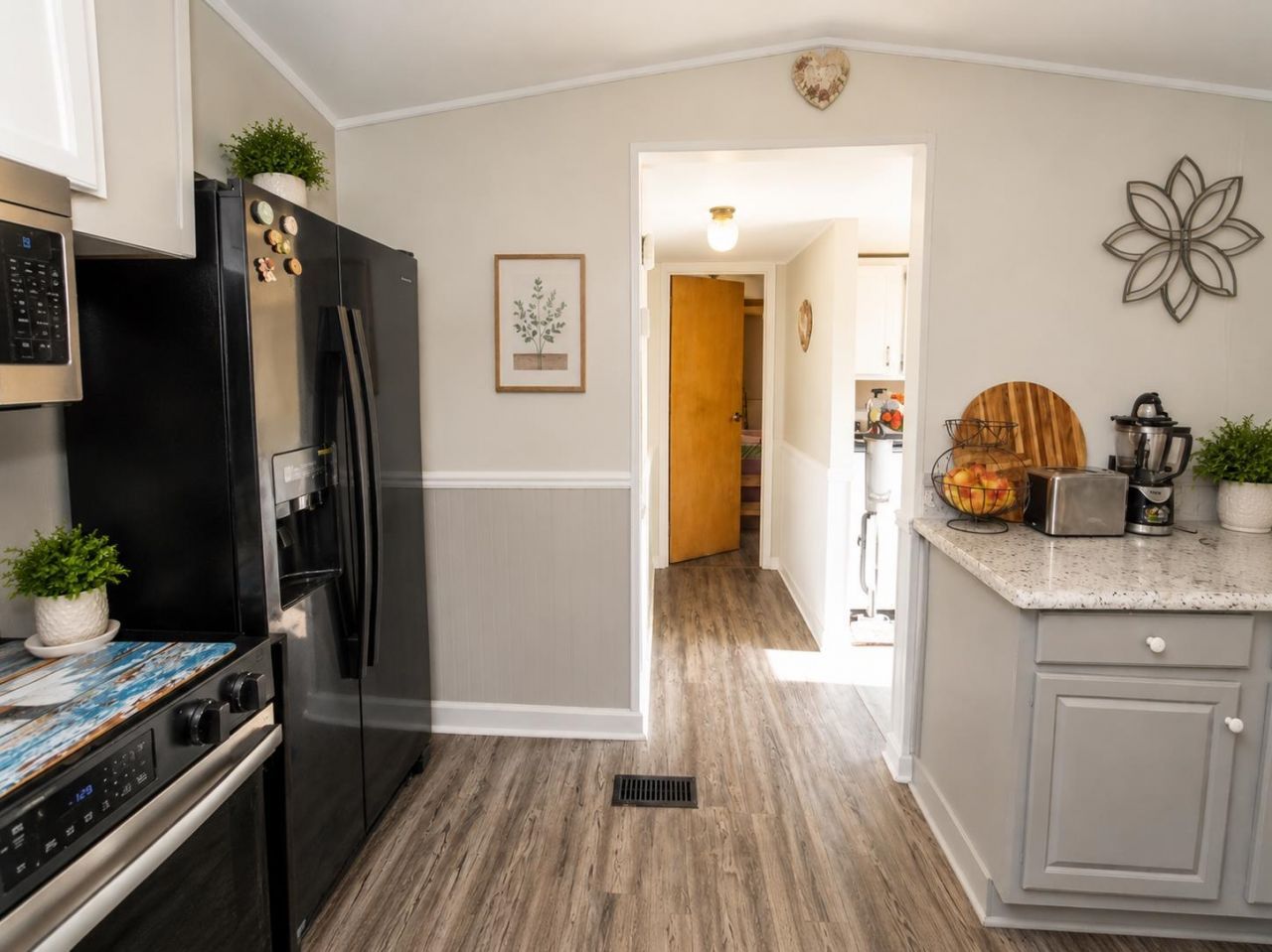 1577 Crystal Lake Dr. Photo 19