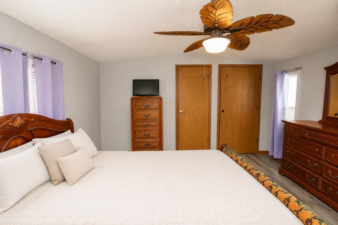 1577 Crystal Lake Dr. Photo 22