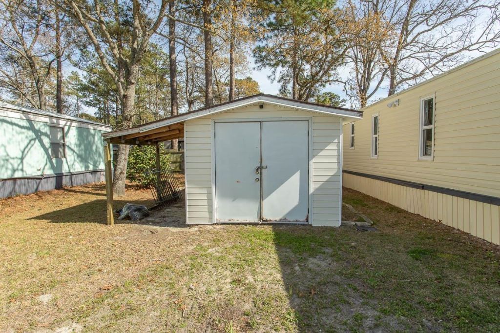 1577 Crystal Lake Dr. Photo 29