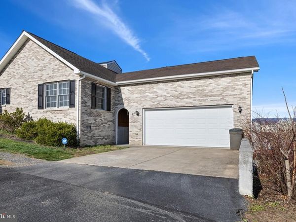 41 DEAKEN CIRCLE, Unit B-6, STRASBURG, VA 22657