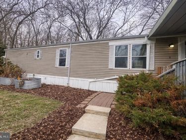 910 LAKEVIEW DRIVE, GREEN LANE, PA 18054