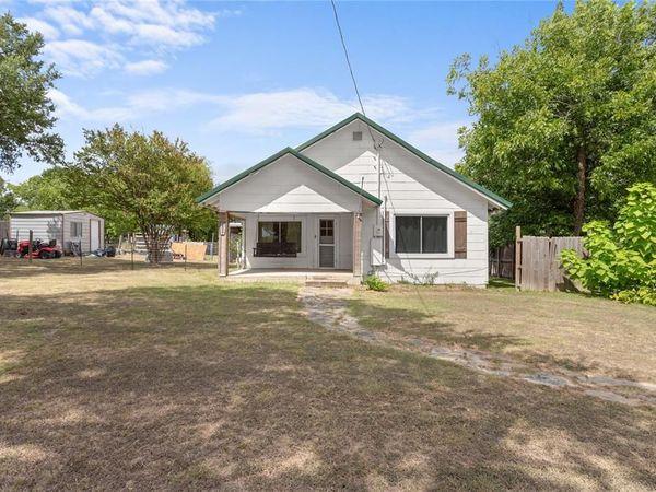 200 S Cleveland, Meridian, TX 76665