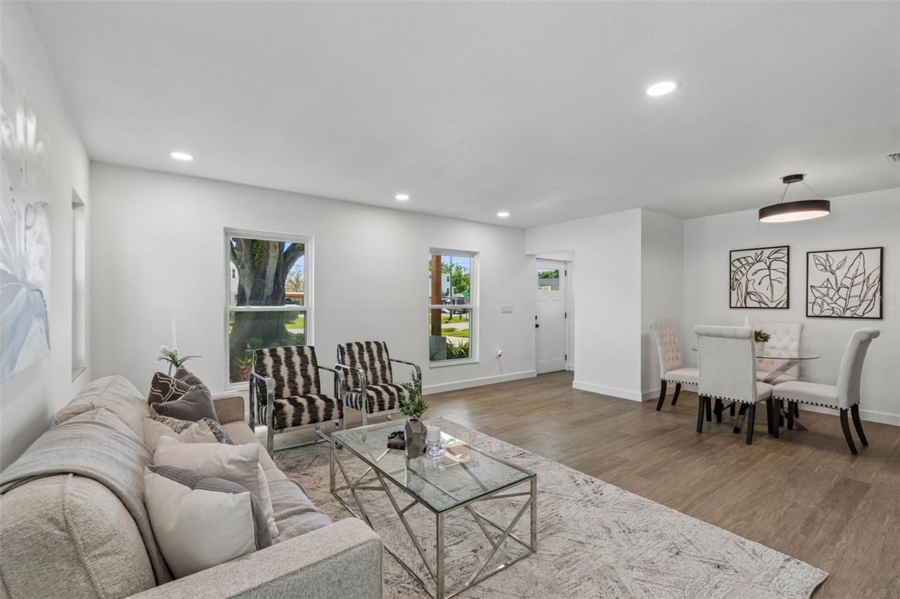 5207 W Cleveland Street , Tampa, FL 33609 Photo