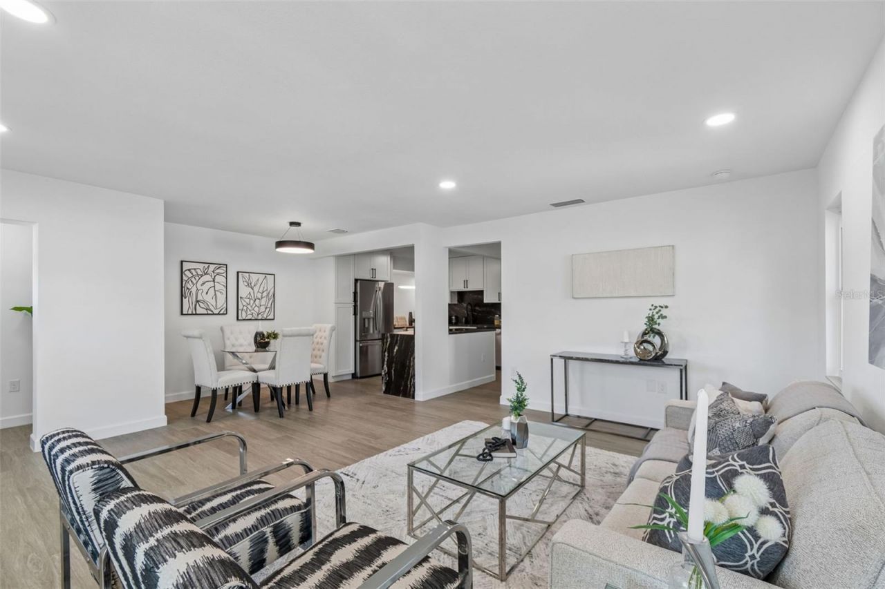 5207 W Cleveland Street , Tampa, FL 33609 Photo