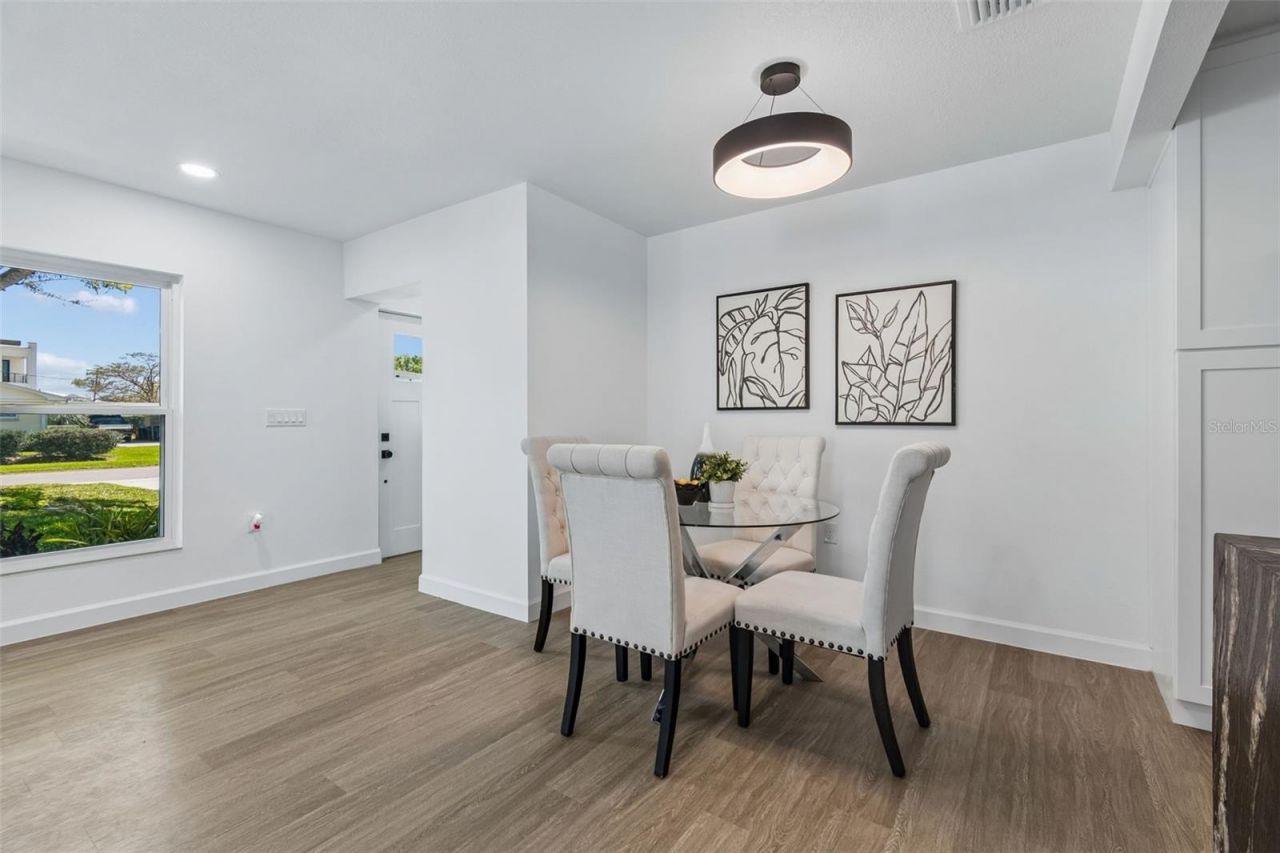 5207 W Cleveland Street , Tampa, FL 33609 Photo