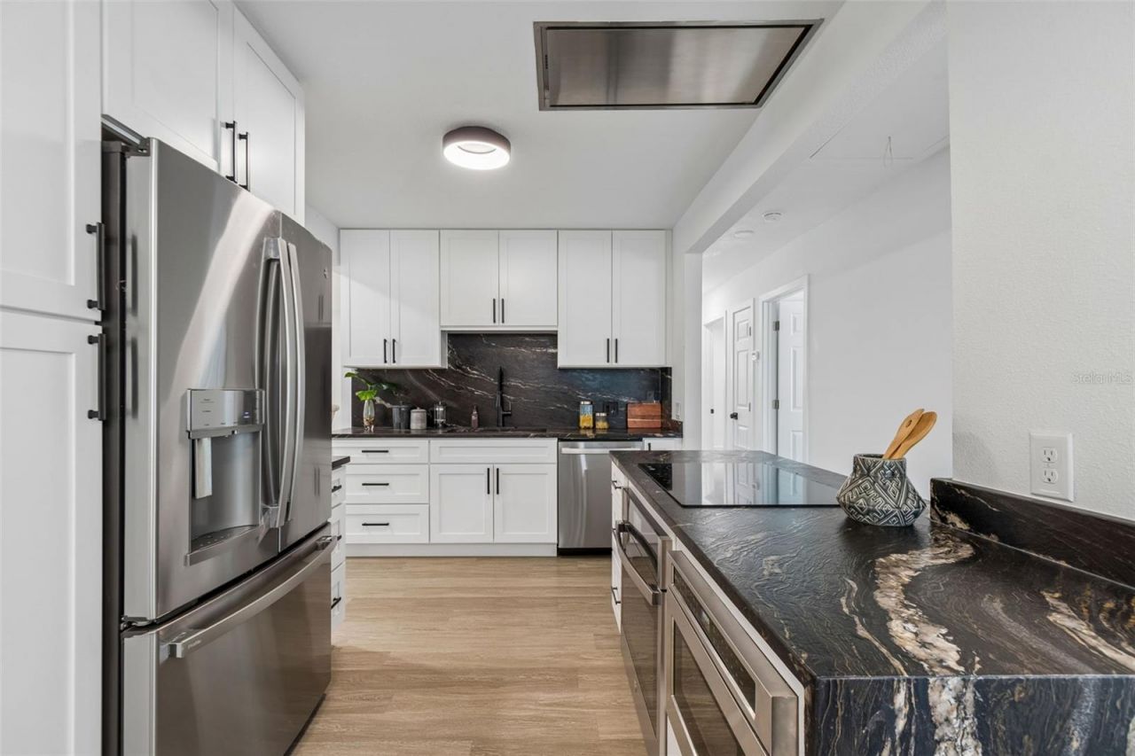 5207 W Cleveland Street , Tampa, FL 33609 Photo