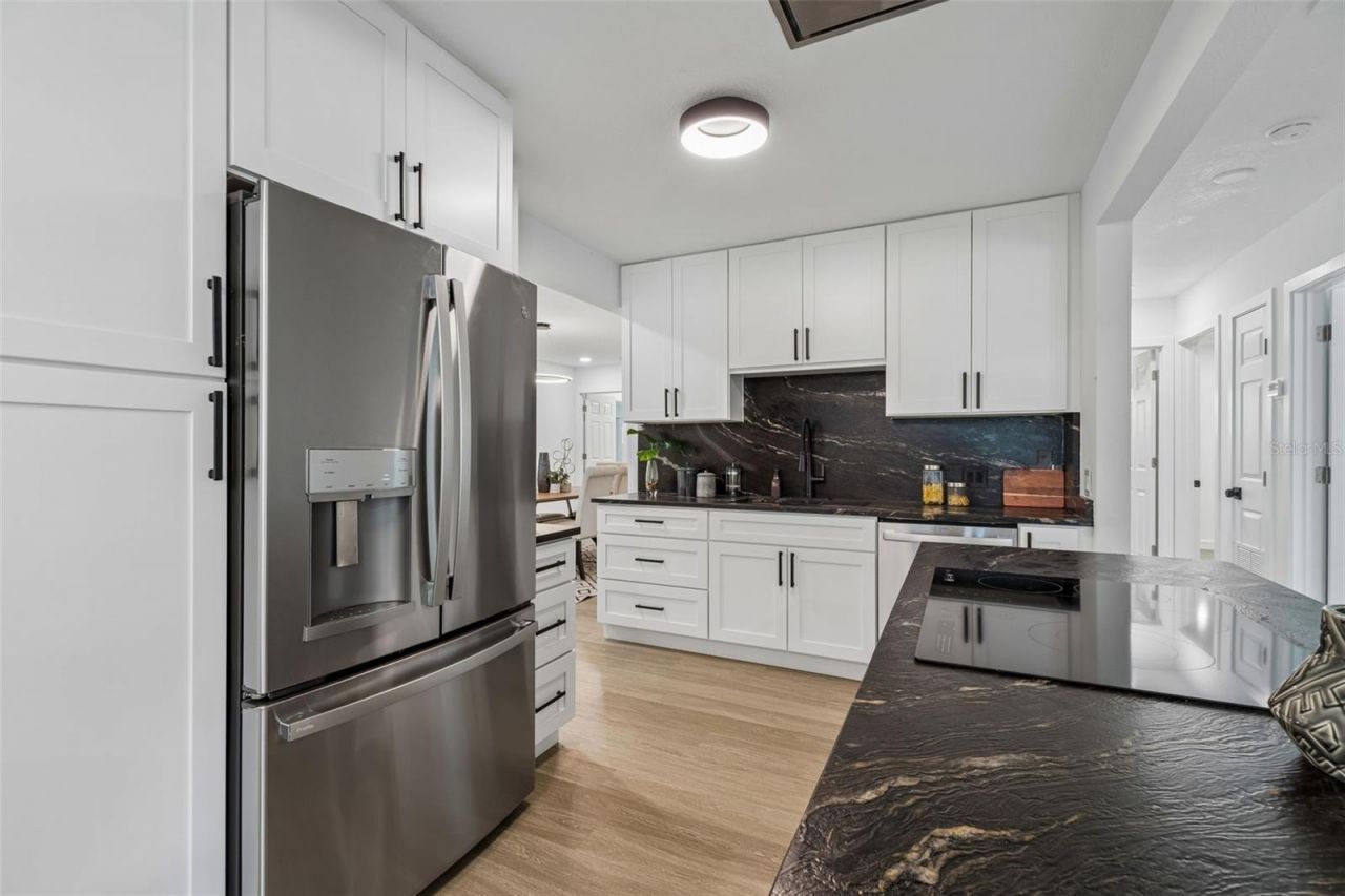 5207 W Cleveland Street , Tampa, FL 33609 Photo