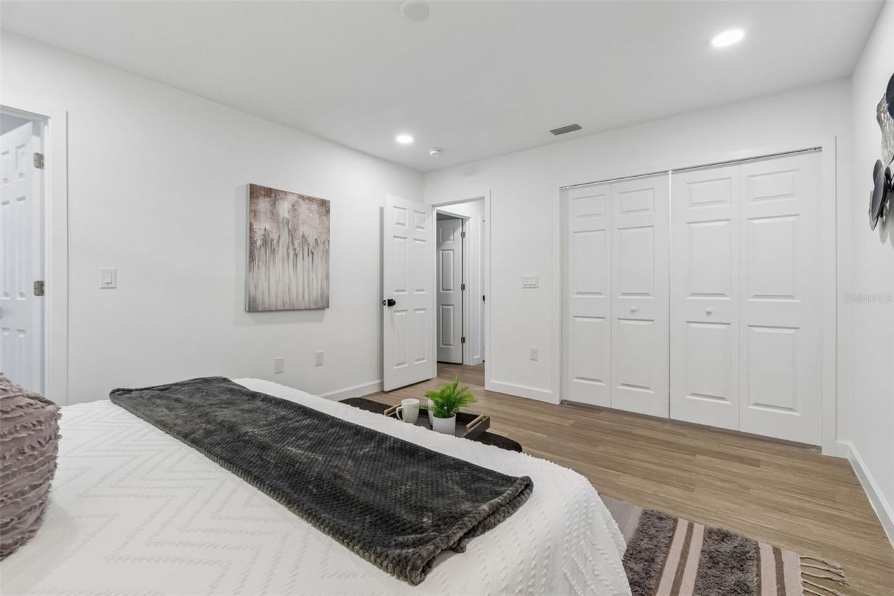 5207 W Cleveland Street , Tampa, FL 33609 Photo