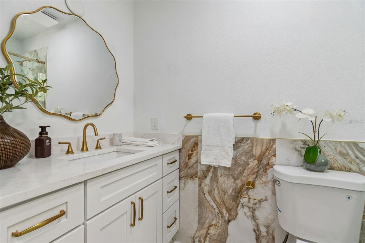 5207 W Cleveland Street , Tampa, FL 33609 Photo