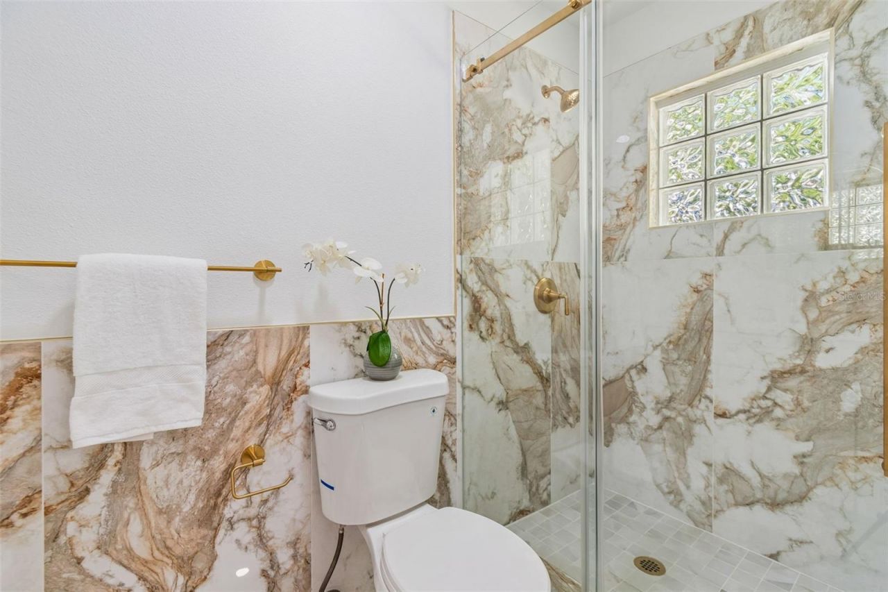 5207 W Cleveland Street , Tampa, FL 33609 Photo