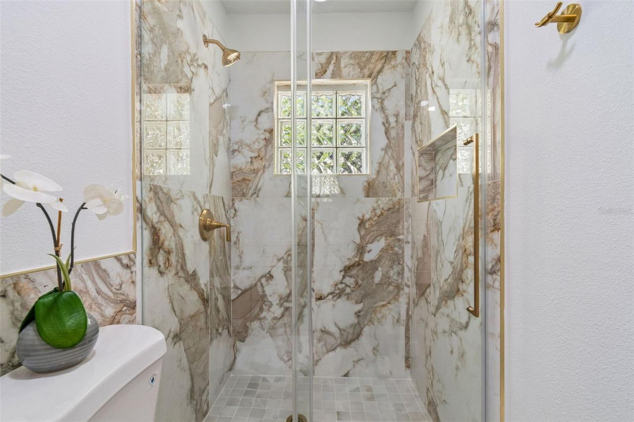 5207 W Cleveland Street , Tampa, FL 33609 Photo