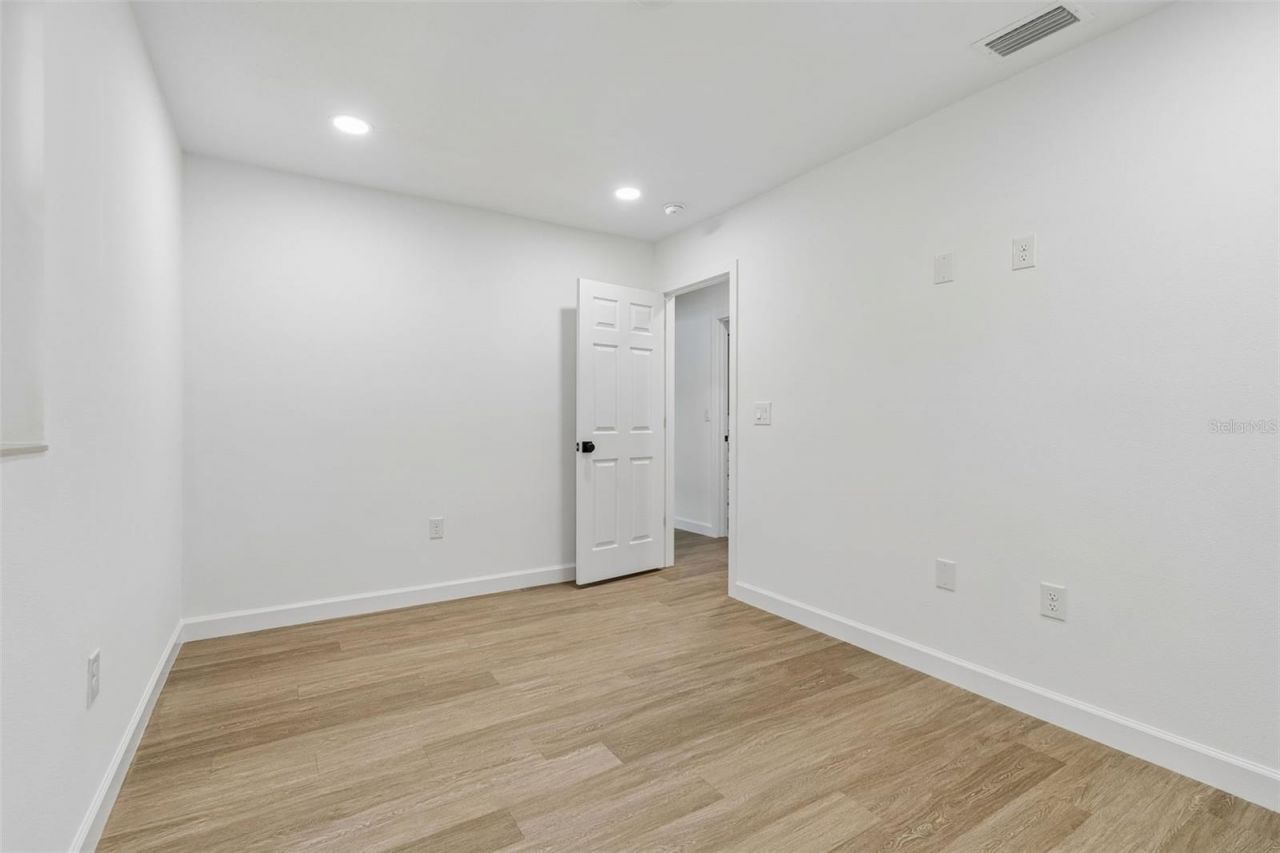 5207 W Cleveland Street , Tampa, FL 33609 Photo