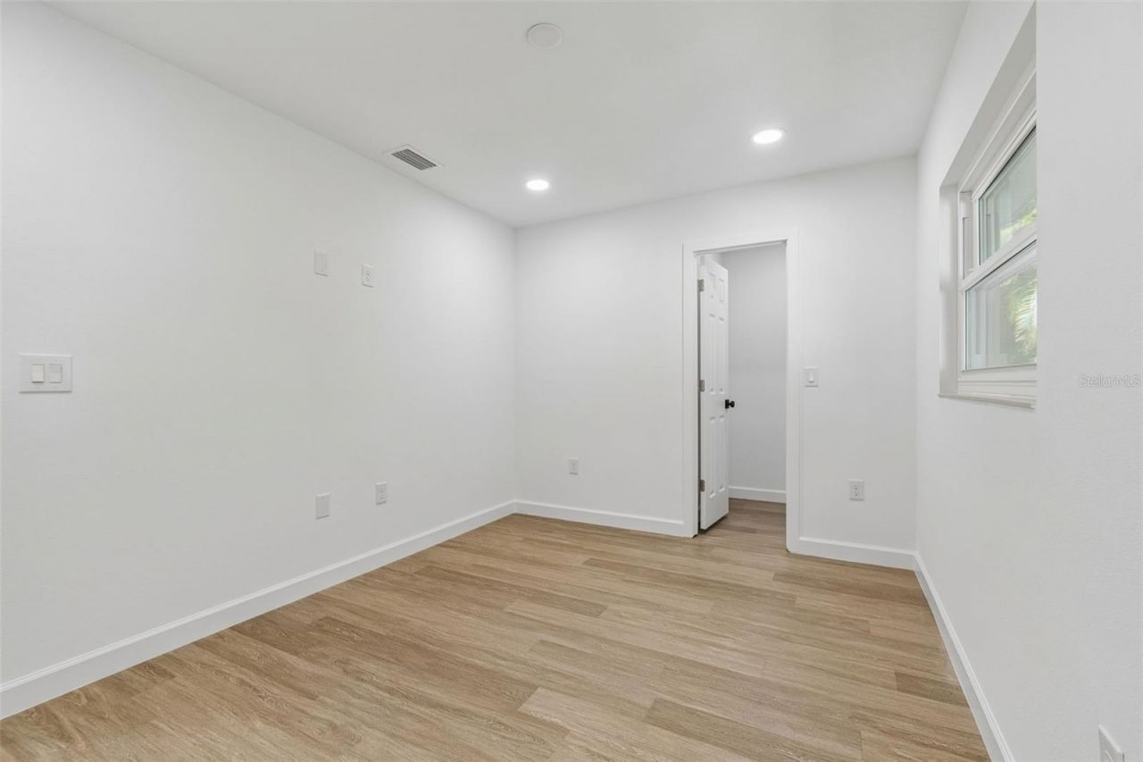 5207 W Cleveland Street , Tampa, FL 33609 Photo