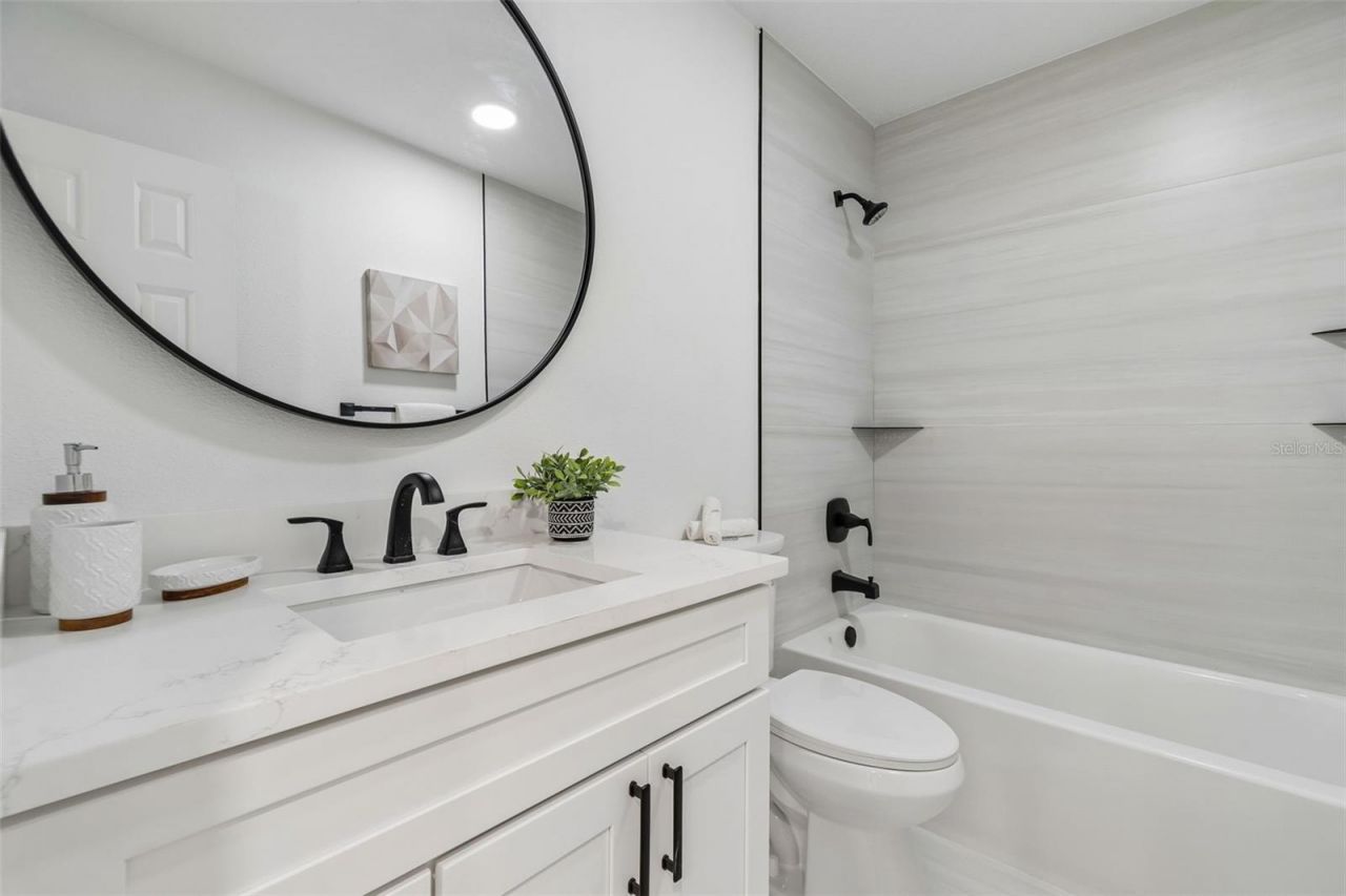 5207 W Cleveland Street , Tampa, FL 33609 Photo