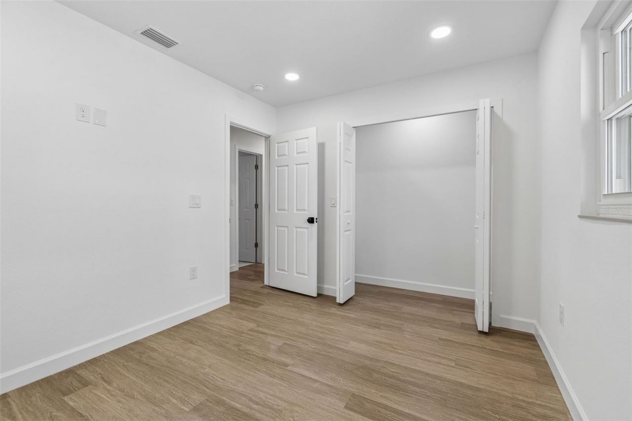 5207 W Cleveland Street , Tampa, FL 33609 Photo