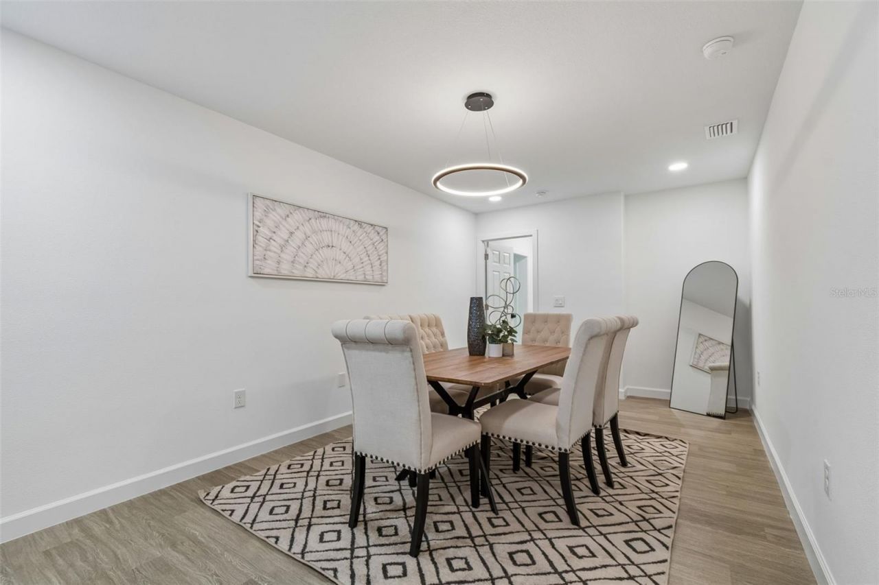 5207 W Cleveland Street , Tampa, FL 33609 Photo