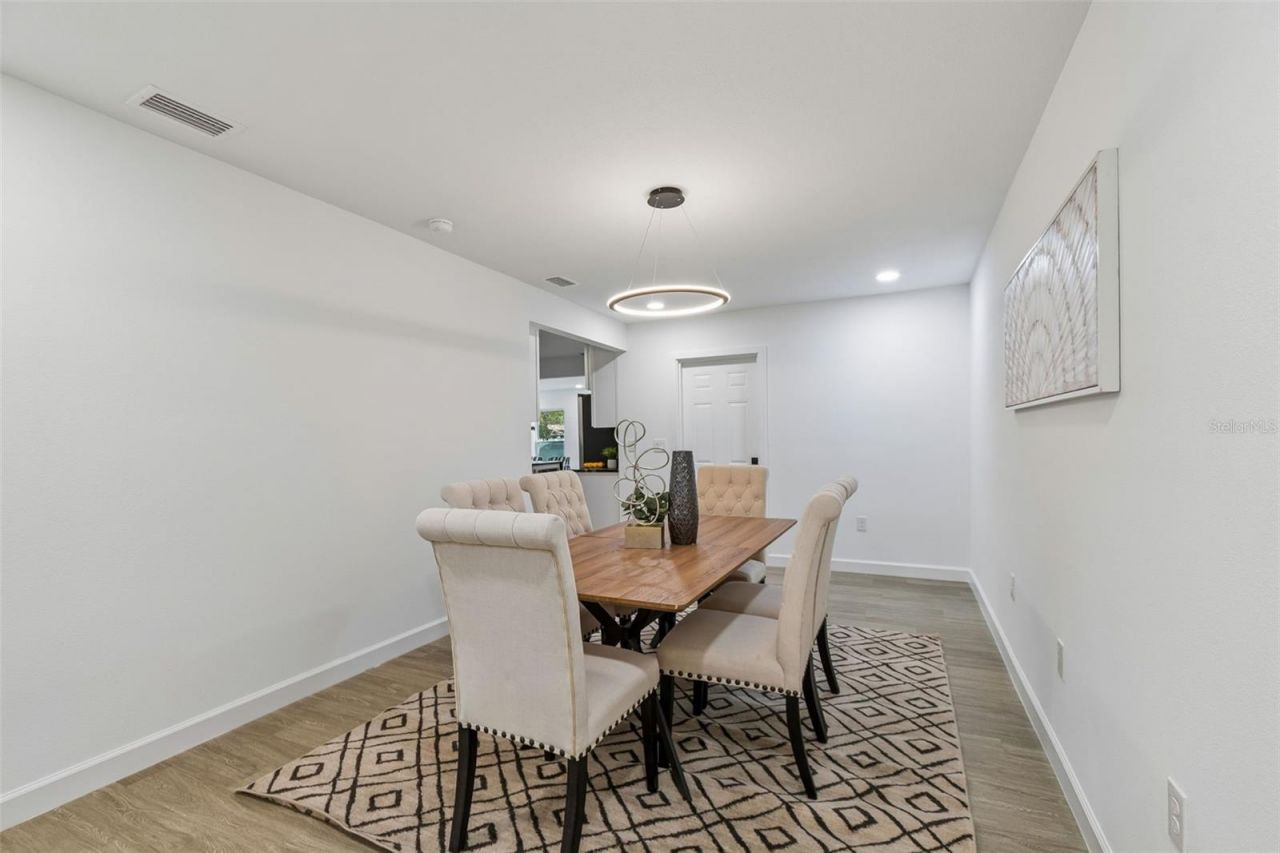 5207 W Cleveland Street , Tampa, FL 33609 Photo