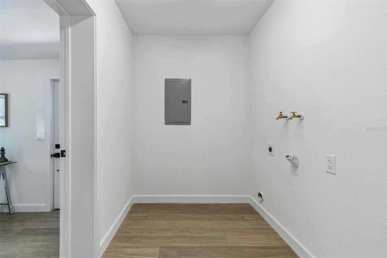 5207 W Cleveland Street , Tampa, FL 33609 Photo