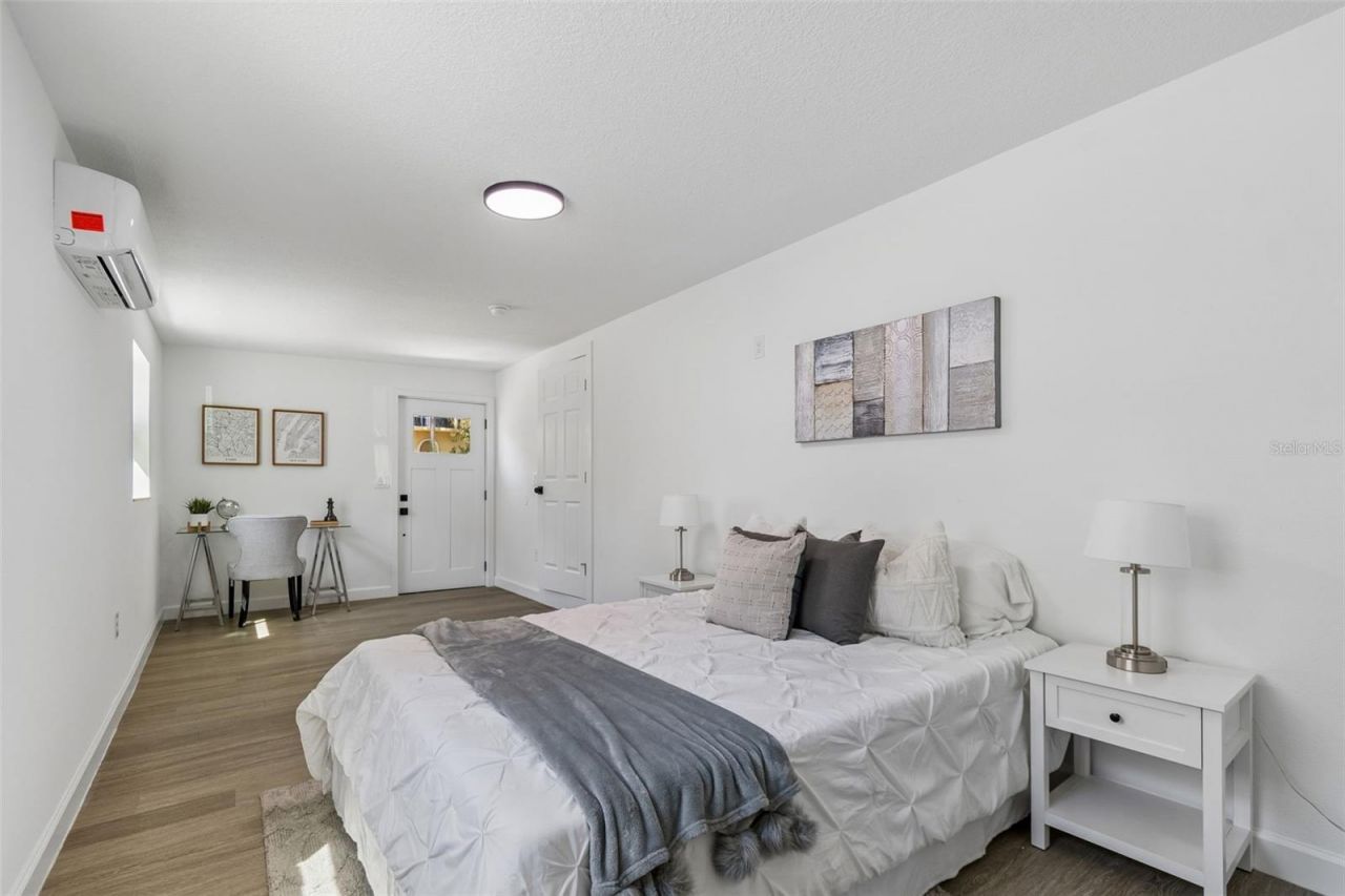 5207 W Cleveland Street , Tampa, FL 33609 Photo