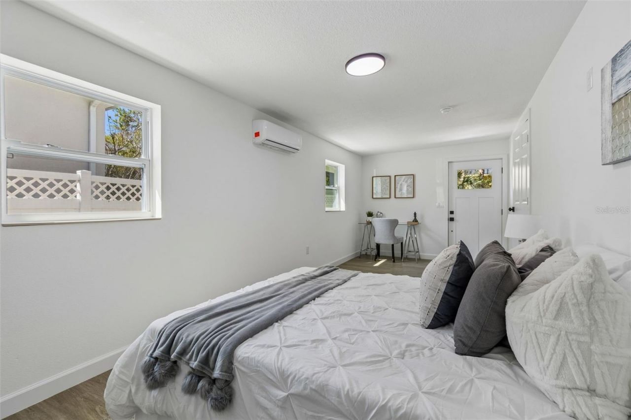 5207 W Cleveland Street , Tampa, FL 33609 Photo