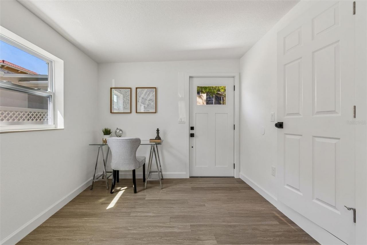 5207 W Cleveland Street , Tampa, FL 33609 Photo