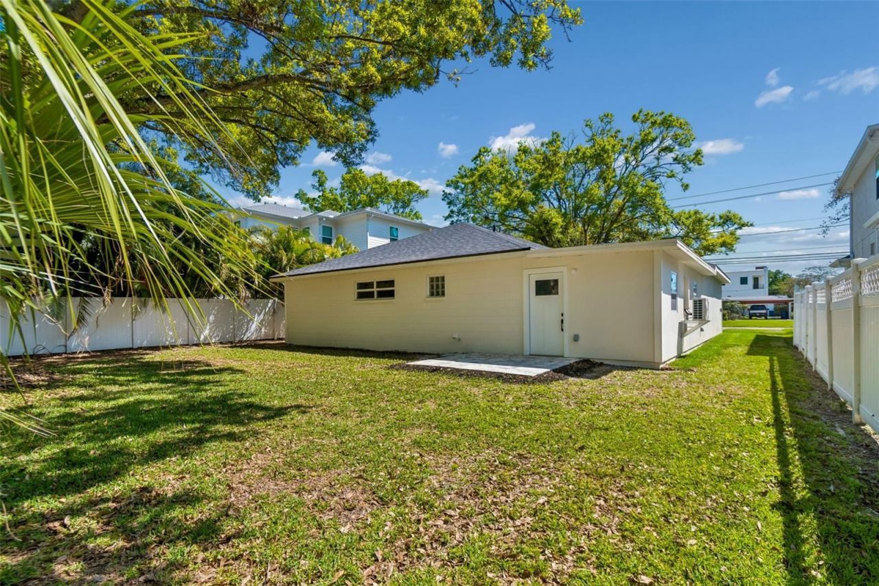 5207 W Cleveland Street , Tampa, FL 33609 Photo
