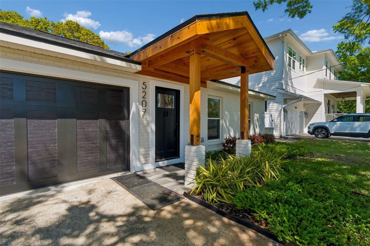 5207 W Cleveland Street , Tampa, FL 33609 Photo