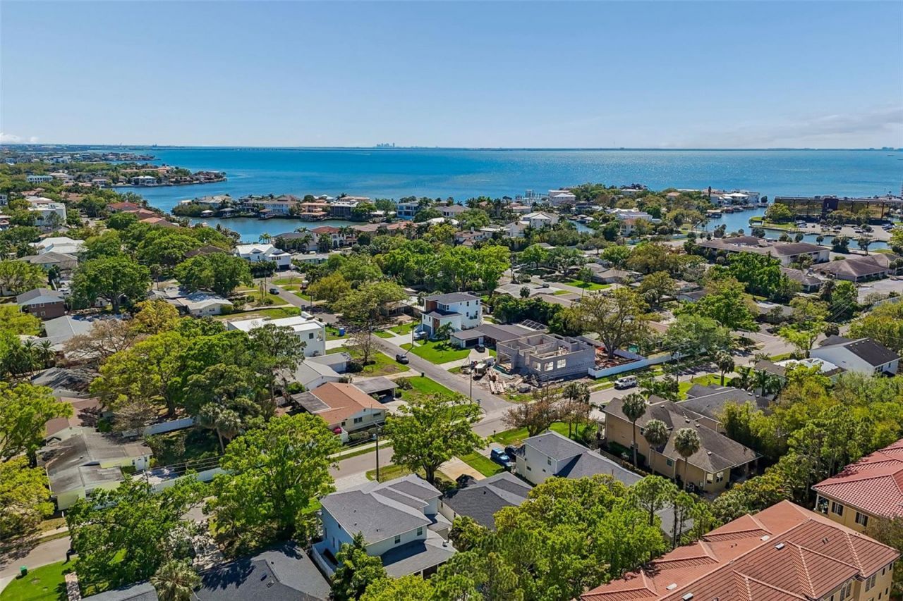 5207 W Cleveland Street , Tampa, FL 33609 Photo