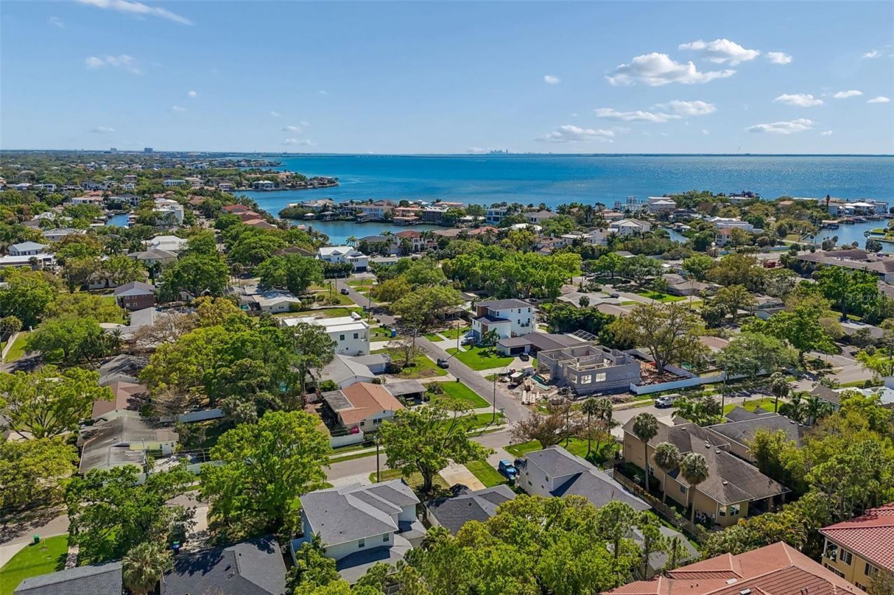 5207 W Cleveland Street , Tampa, FL 33609 Photo