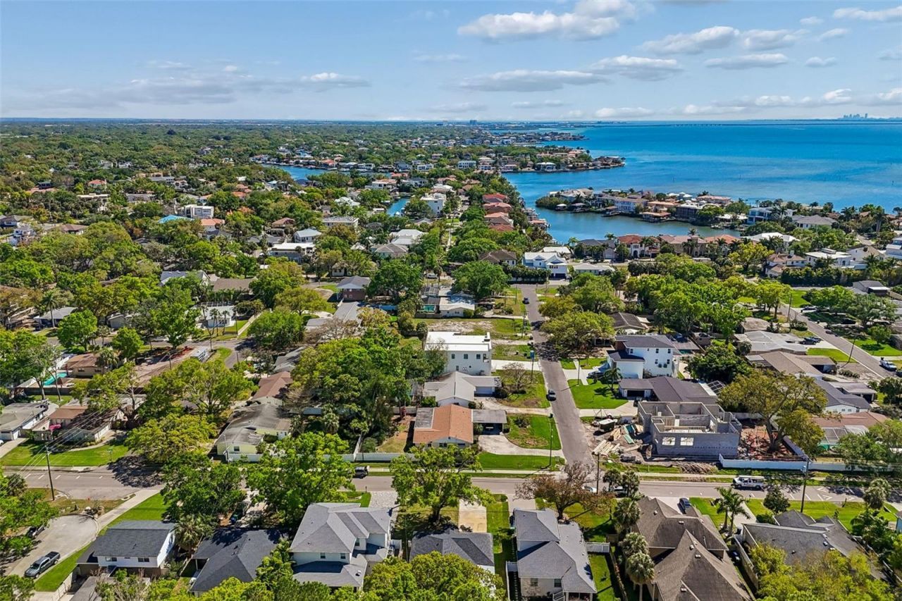 5207 W Cleveland Street , Tampa, FL 33609 Photo