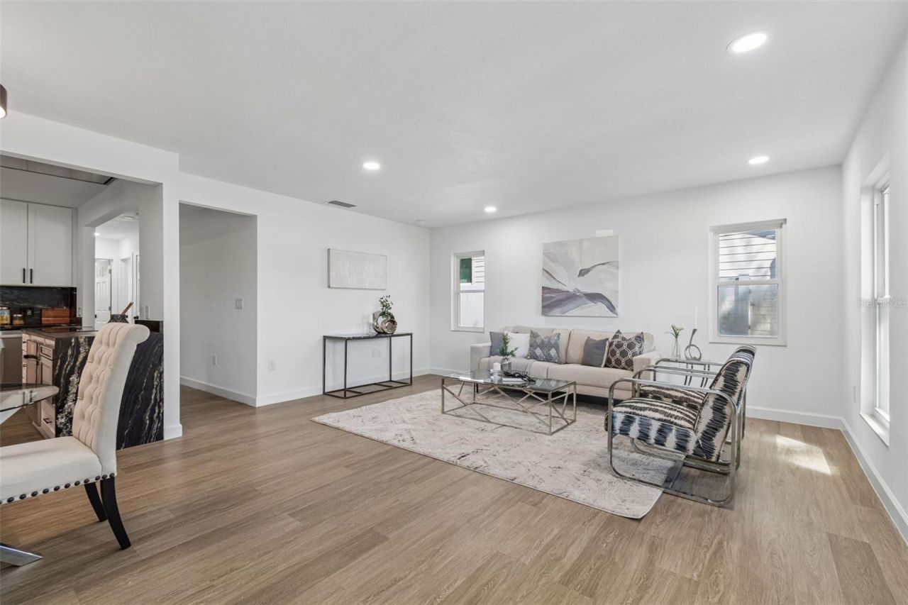 5207 W Cleveland Street , Tampa, FL 33609 Photo