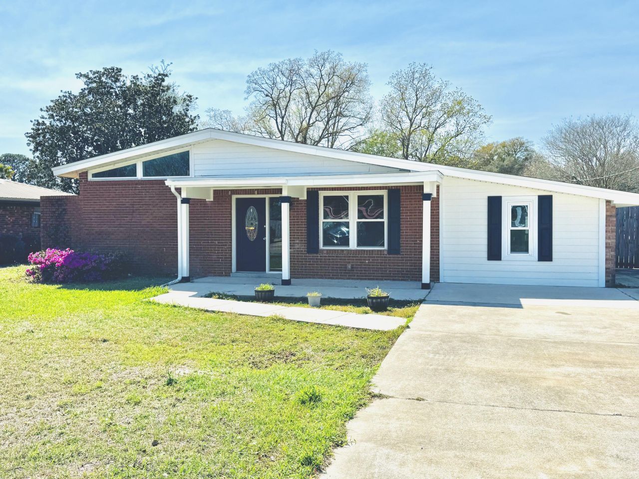 154 Brewer Circle, Mary Esther, FL 32569 Main Photo