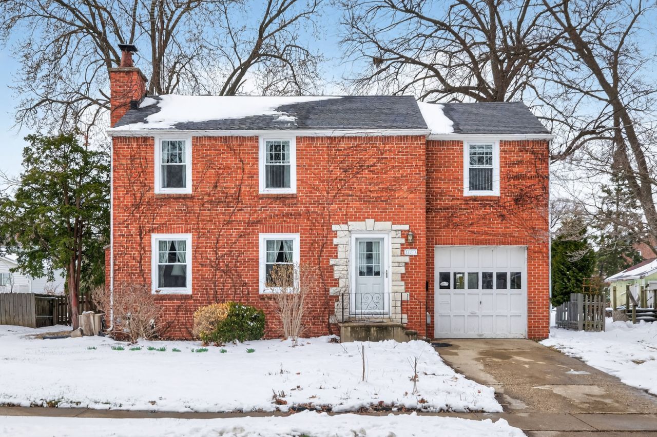 827 N 10th Street, DeKalb, IL 60115 Main Photo