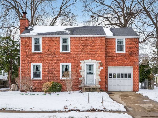 827 N 10th Street, DeKalb, IL 60115