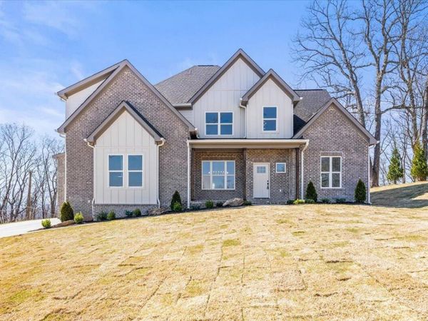 7833 Stonehenge Drive, Chattanooga, TN 37421