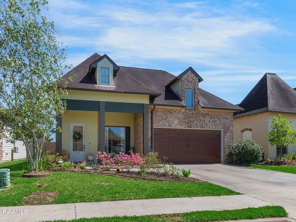 213 Golden Cypress Drive, Youngsville, LA 70592