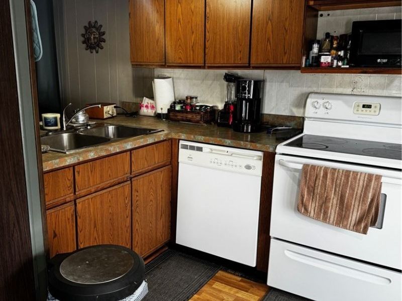 3218 State Route 82, Unit 200, Mantua, OH 44255 Photo 2